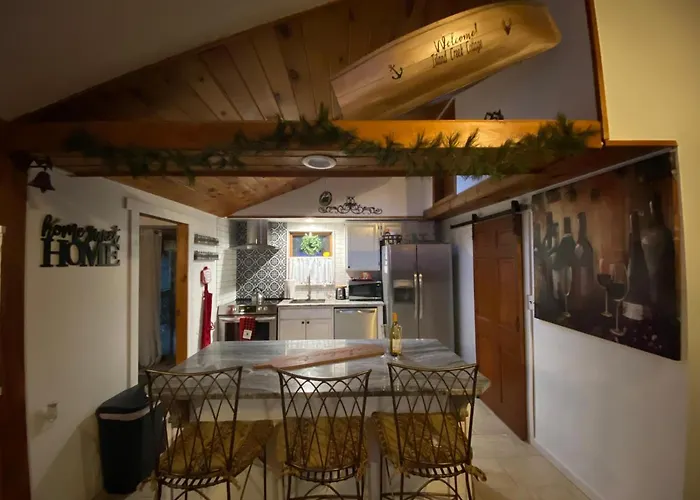 Peaceful Gateway To Island Creek Cottage